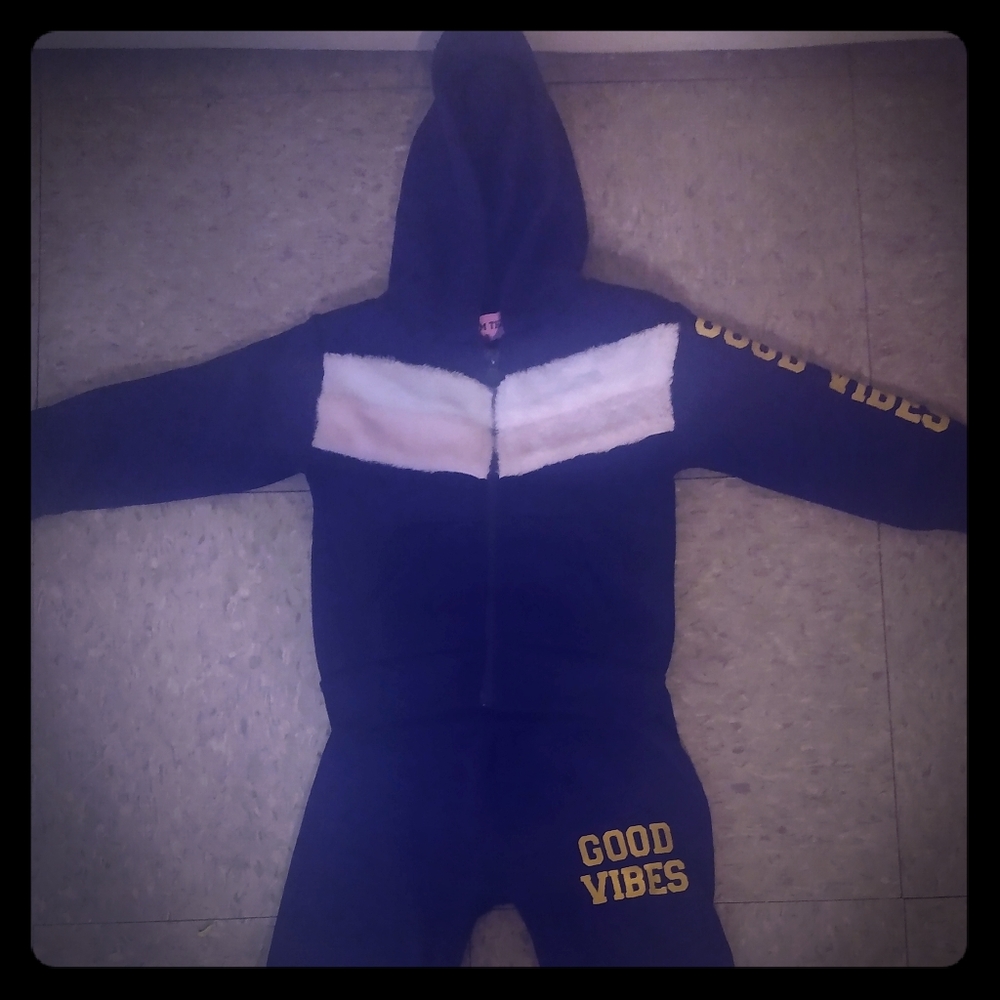 Girls sweatsuit